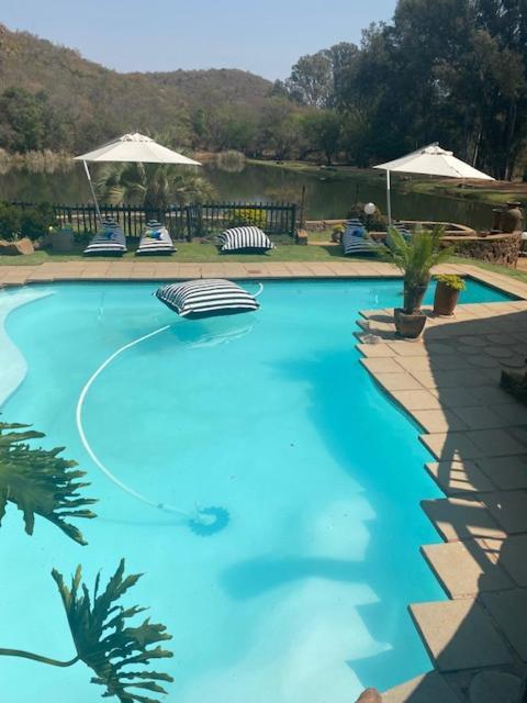 פרטוריה Bass Lake Country Lodge מראה חיצוני תמונה